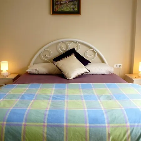 Apartament Luxury In Award Winning Private, Small Community Central Location *